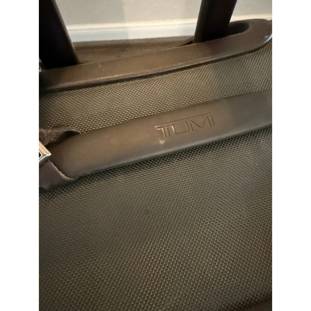 TUMI Alpha Expandable Spinner Suitcase Ballistic Nylon 4-Wheel Luggage